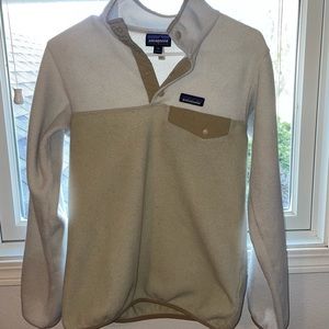 Quarter button up Patagonia pull over!